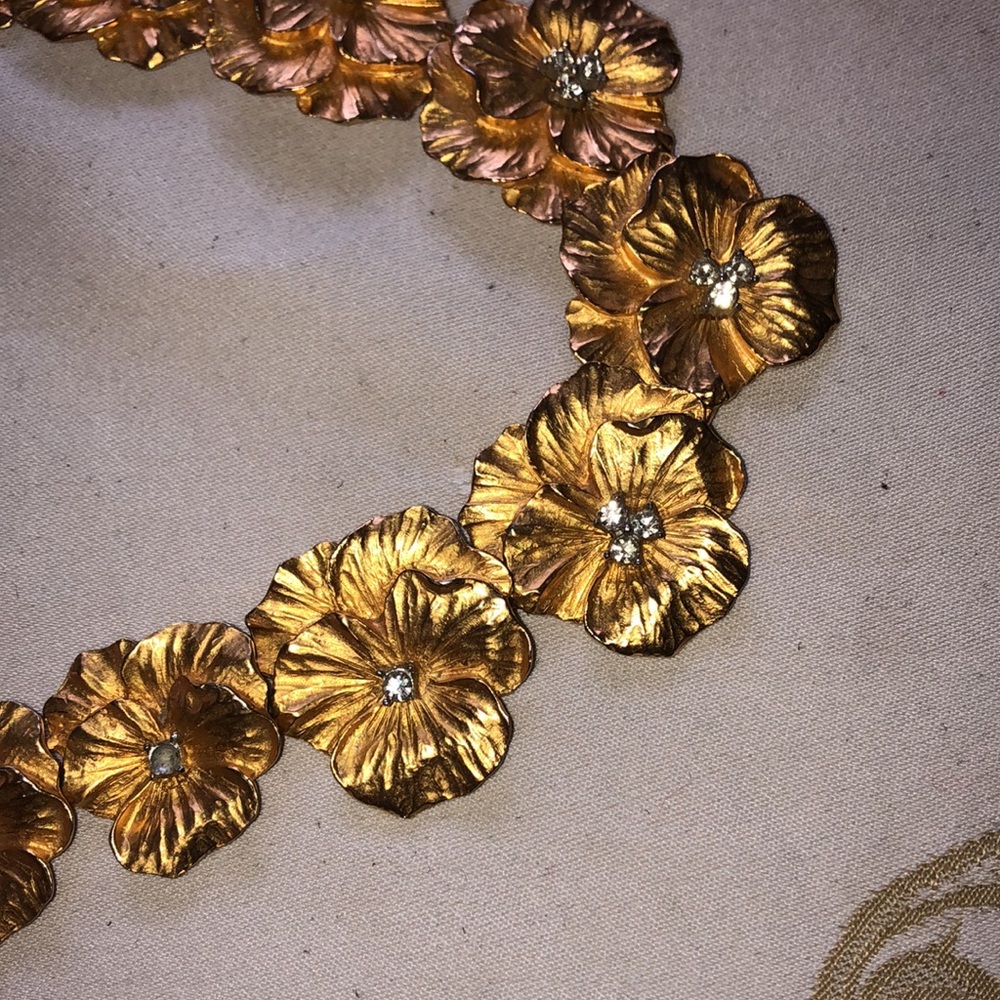 Faux gold necklace / choker faux diamonds